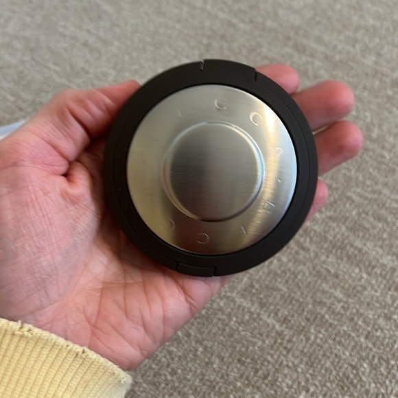 BECCA SHIMMERING SKIN PERFECTOR PRESSED HIGHLIGHTER Chocolate Geode - Picture 6 of 7